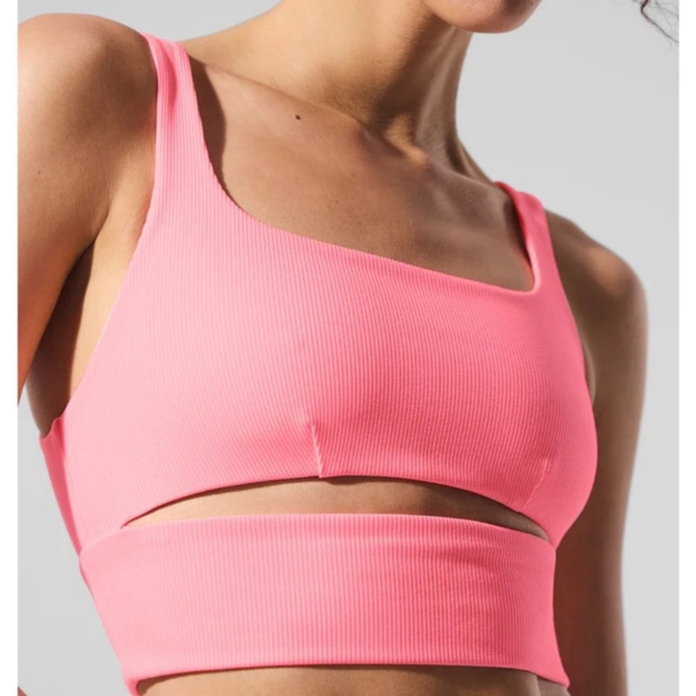 LAST ONE! SAME DAY SHIP NWT AUTHENTIC ALO YOGA NEON BUBBLEGUM PINK SLIT BRA top - Picture 2 of 6